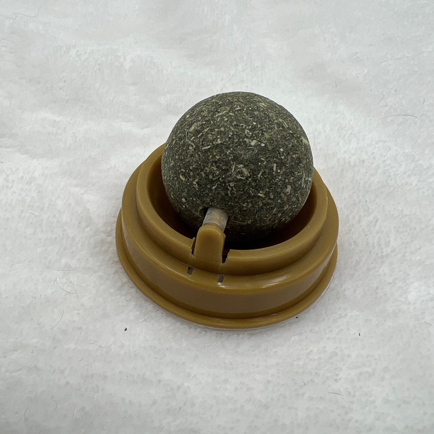 BALLE ROTATIVE D'HERBE A CHAT -  Compressée avec Socle Adhésif