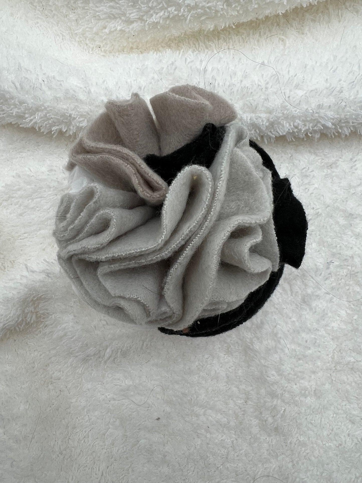 SNUFFLE CAT - Balle interactive en tissu polaire 10 cm