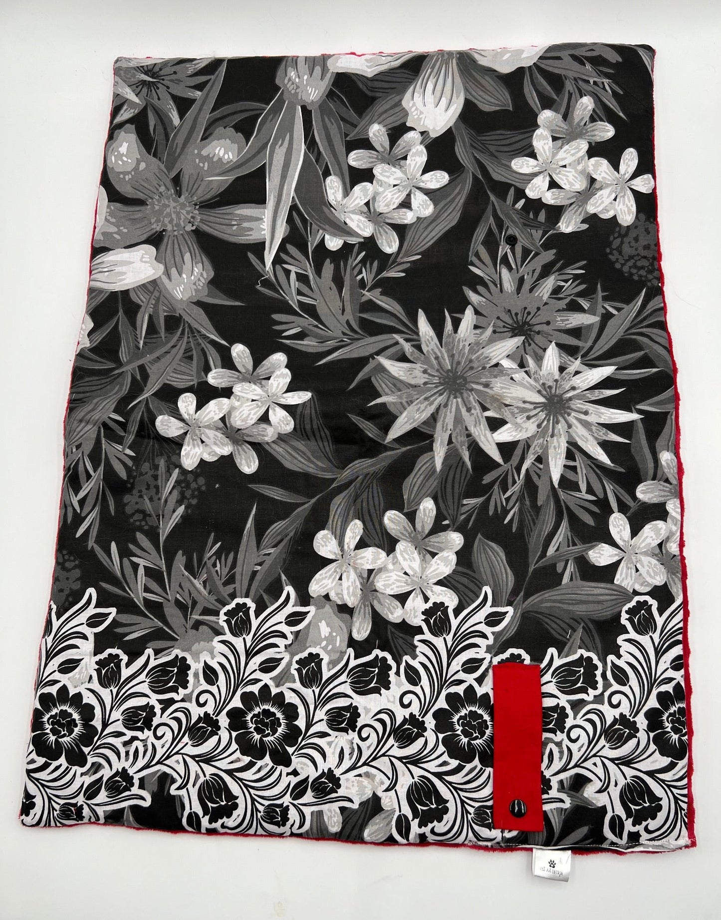 TAPICHA NOMADE feuilles noires framboise