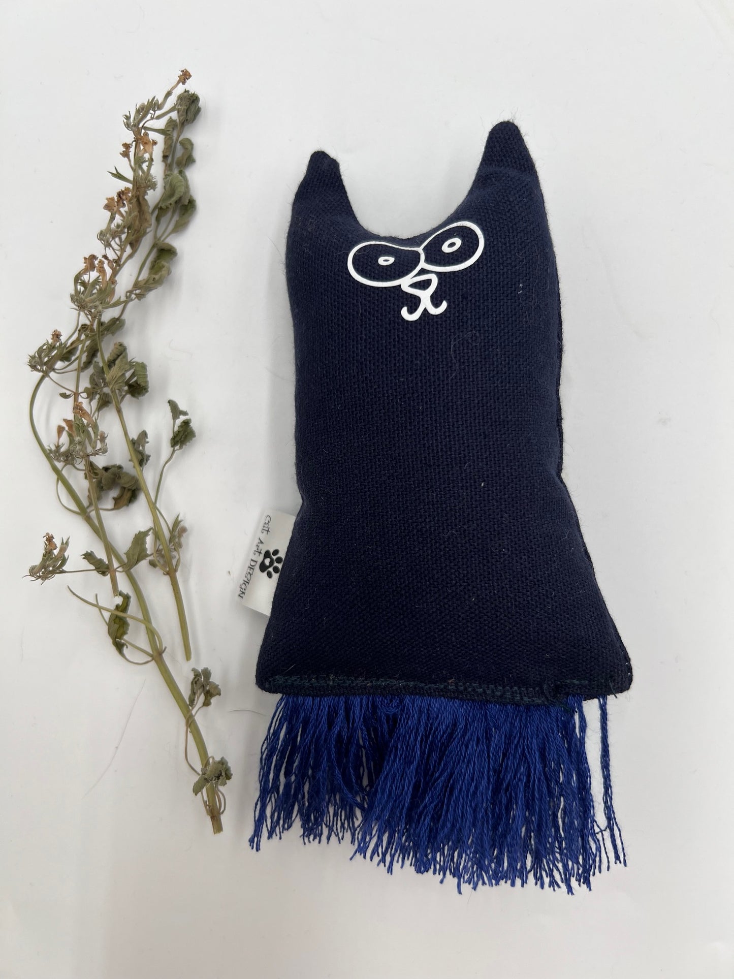 TIMINOU - Petit chat malin à l'herbe à chat marine