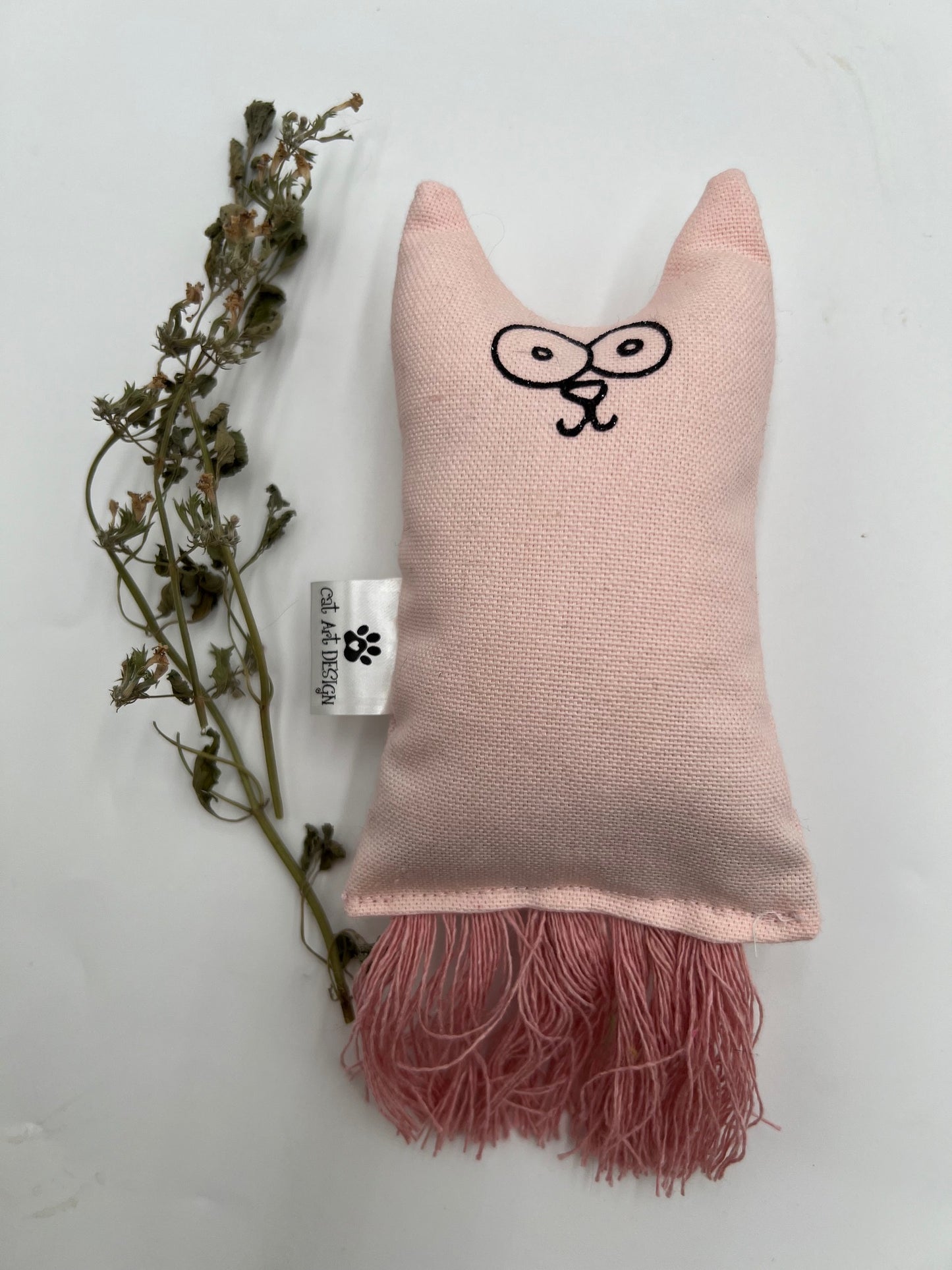 TIMINOU - Petit chat malin à l'herbe à chat rose