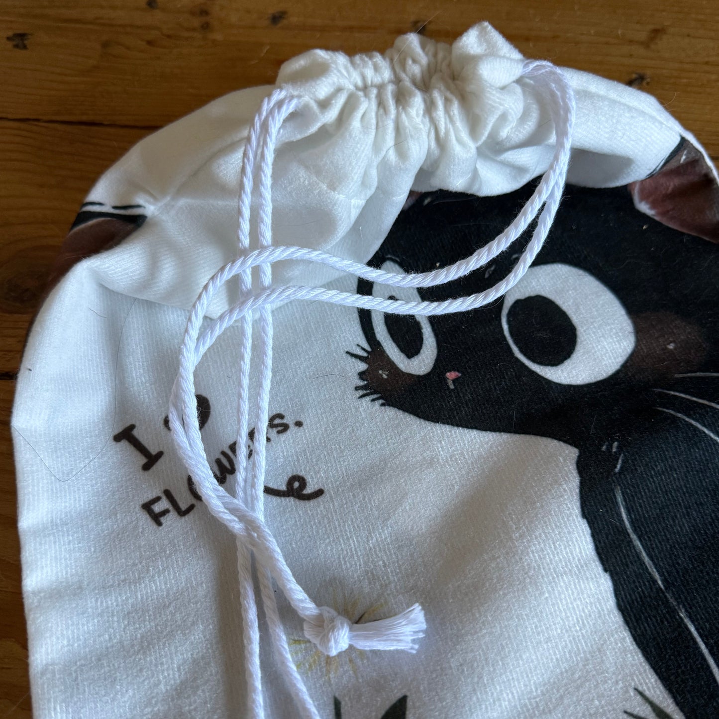 POCHON CHATON PERSONALISE - Le rangement tout doux pour les trésors de votre êtit compagnon