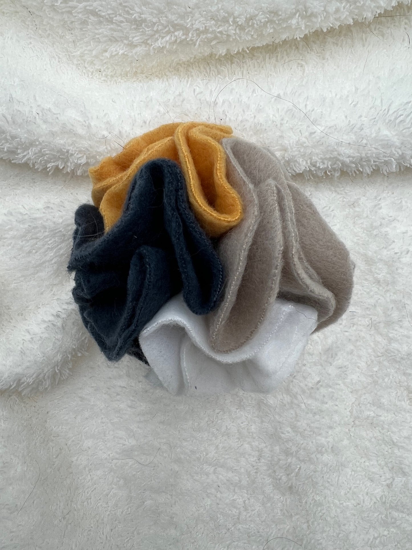 SNUFFLE CAT - Balle interactive en tissu polaire 10 cm