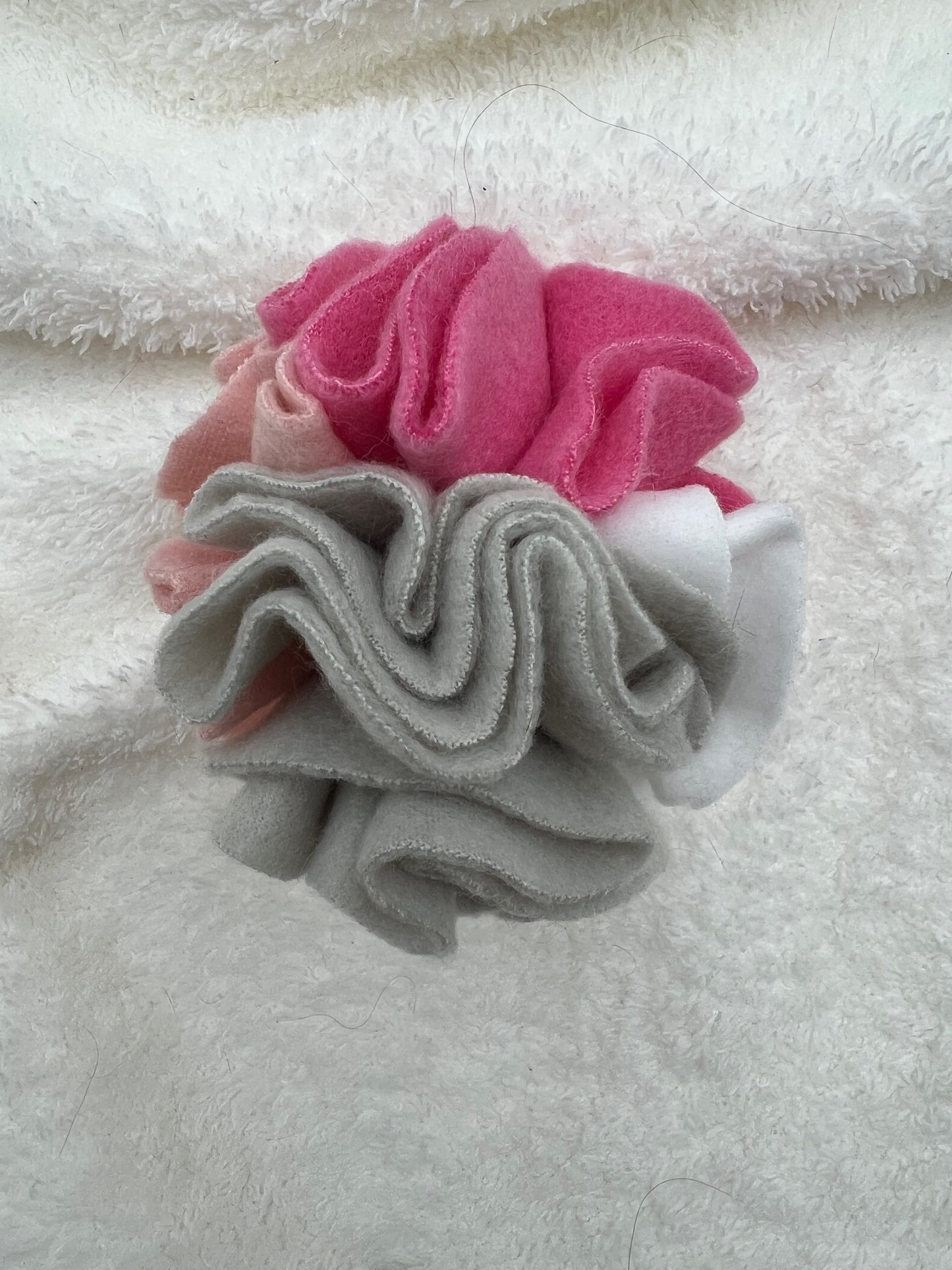 SNUFFLE CAT - Balle interactive en tissu polaire 10 cm