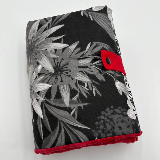 TAPICHA NOMADE feuilles noires framboise