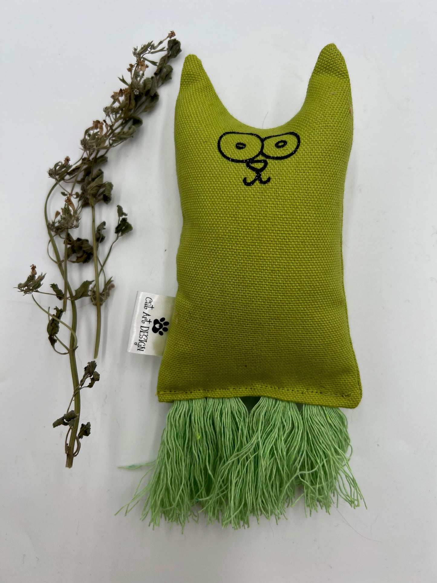 TIMINOU - Petit chat malin à l'herbe à chat anis