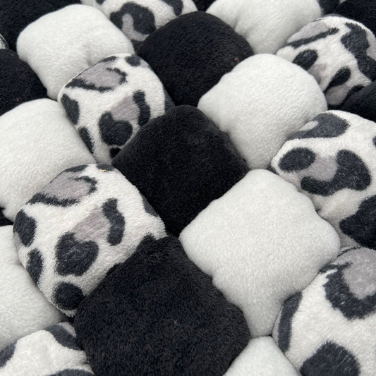 Tapis BLOOMY Plus CL Léopard gris - Collection Wild Chic