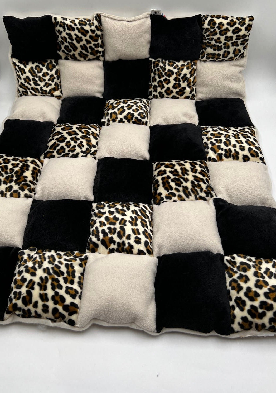 TAPIPUFF PLUS LEO NOIR 60 X 85 cm